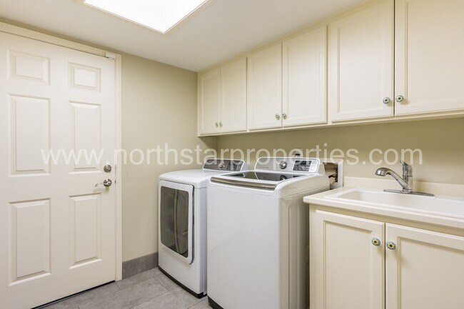 Building Photo - 16754 Quail Ct