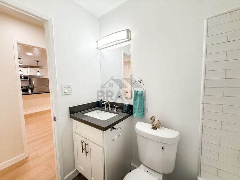 Building Photo - 5611 Fulcher Ave