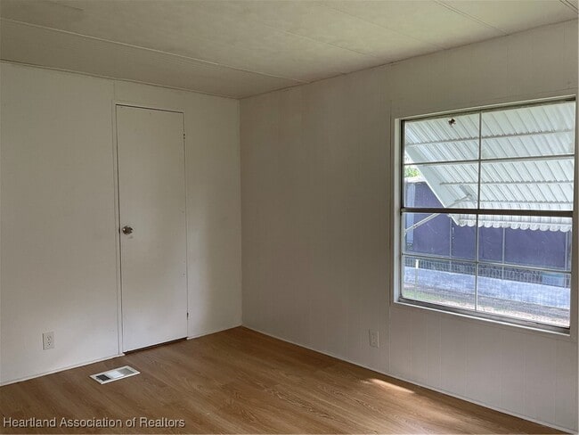Building Photo - 4807 Mundell Ave