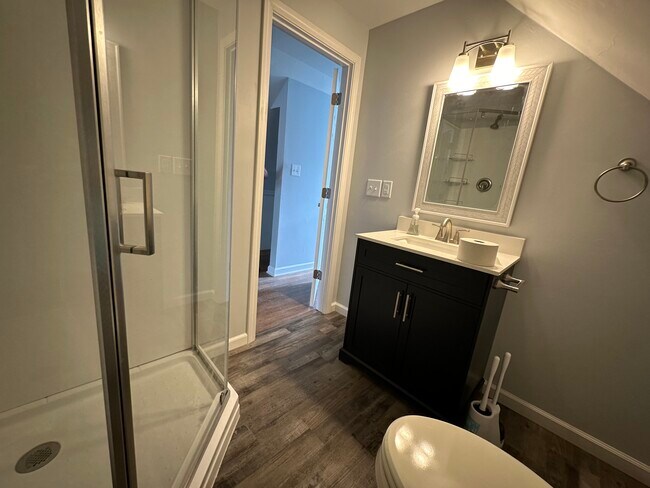 Building Photo - 1629 Kingston Rd