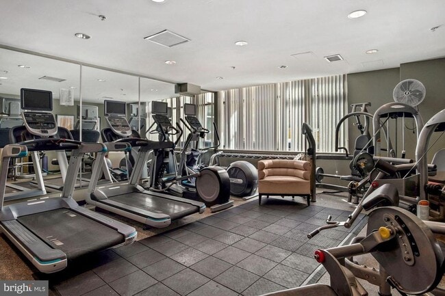 Building Photo - Incredible 11th Floor 2BR/2BA Condo (including reserved garage parking) in Vibrant Mount Vernon T...