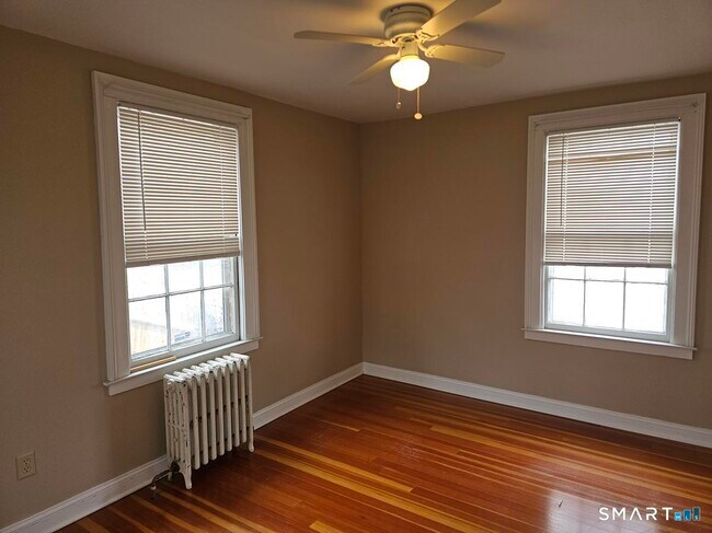 Building Photo - 19 Howard Ave