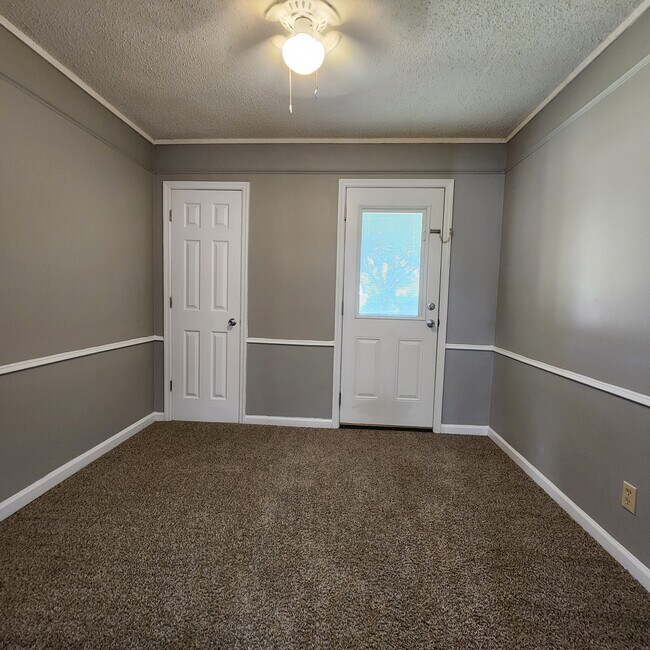 Building Photo - 130 Paloma Dr