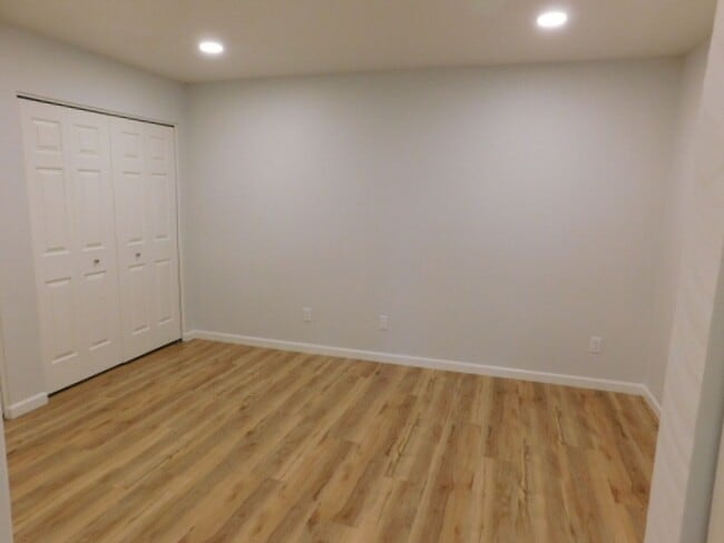 Building Photo - 5351 Landon St SE