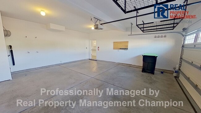 Building Photo - Former Model Home in Popular Grayson Park