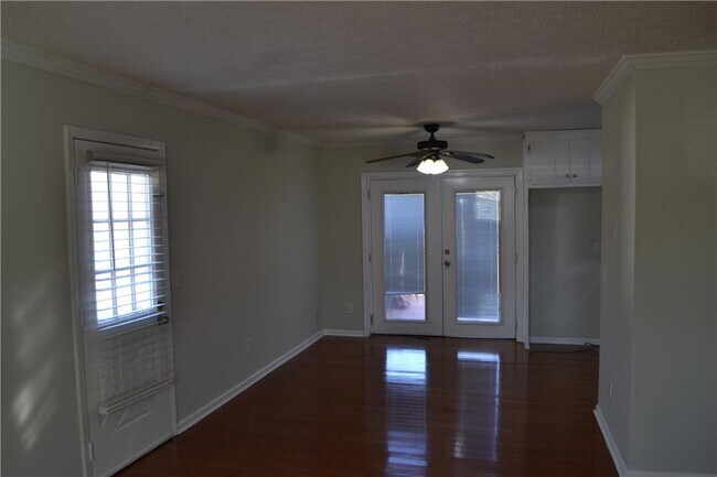 Building Photo - 555 Lee Byrd Rd