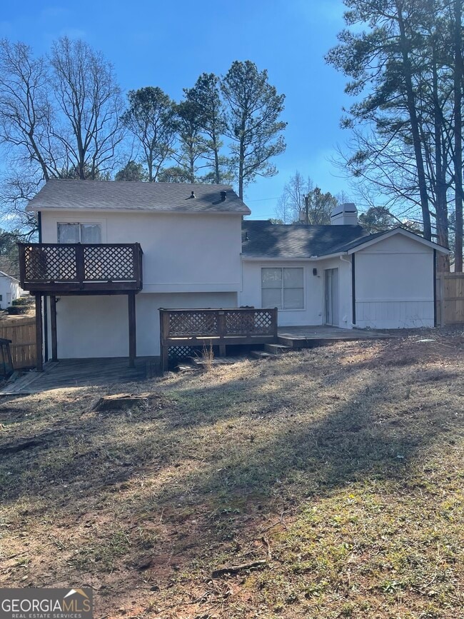 Building Photo - 1530 Pin Oak Ln SE