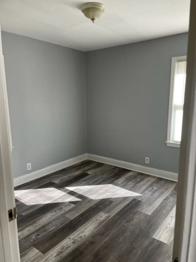 Building Photo - Updated two bedroom one bath duplex in Capitol Heights