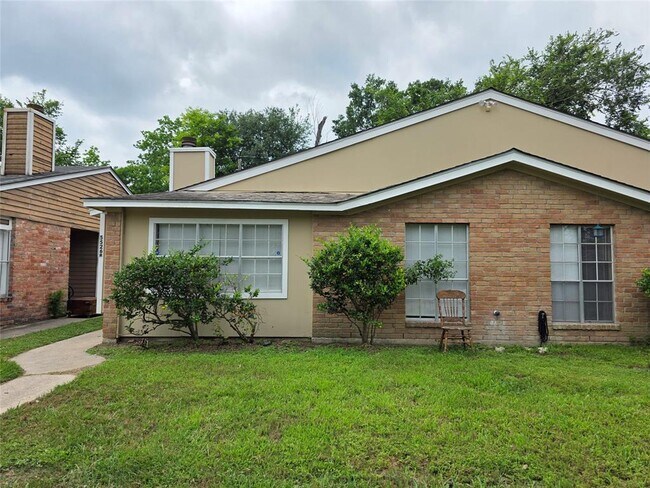 Primary Photo - 5526 Farley Dr