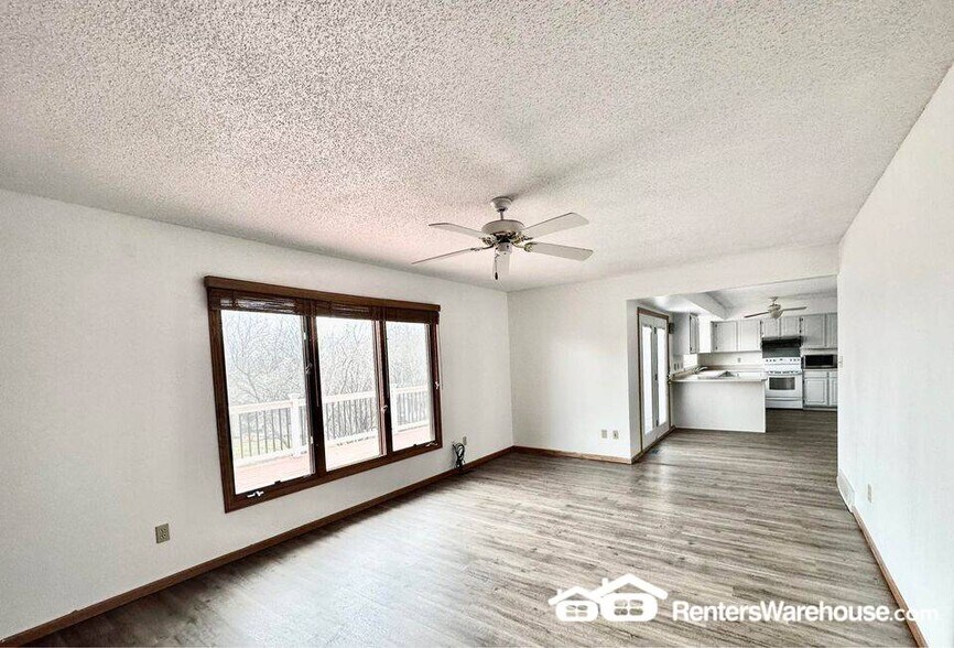 Building Photo - 2048 Walnut St