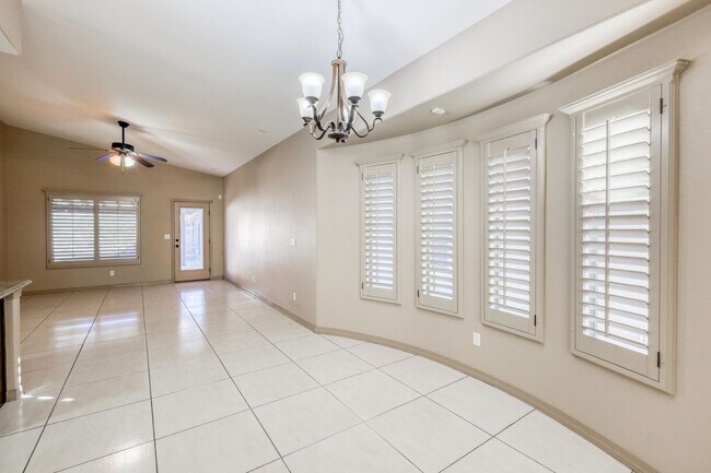 Building Photo - Beautiful 3 bed-2 baths home in 79911