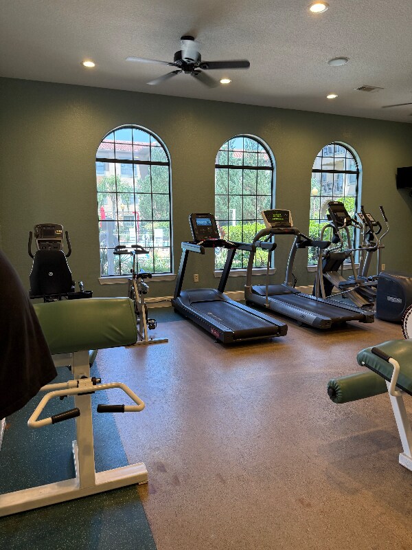 Building Photo - 901 Charo Pkwy