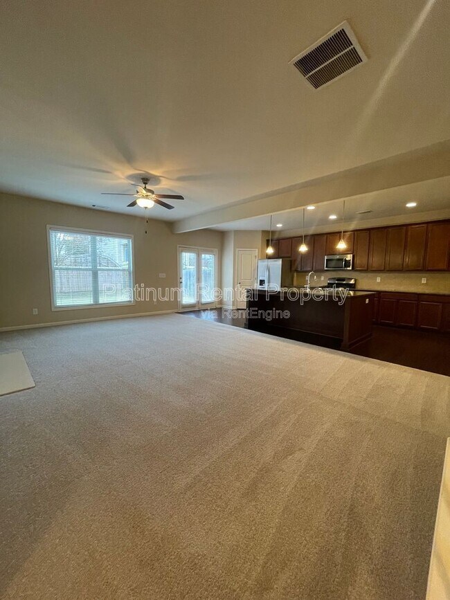 Building Photo - 5755 Rialto Way