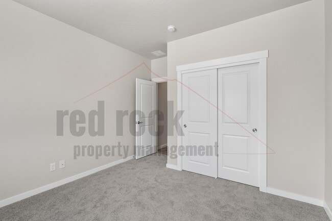 Building Photo - 1329 N Tschirley St