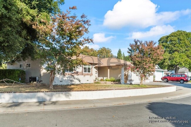 Building Photo - 34348 Atteridge Ct