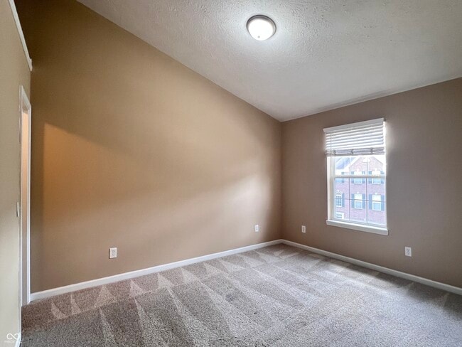 Building Photo - 3332 Decker Ridge Dr