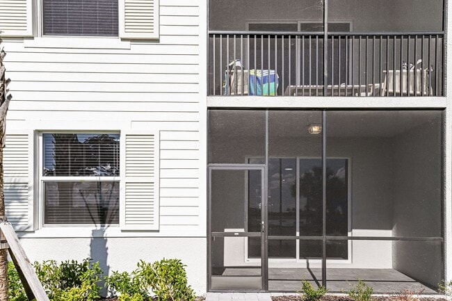 Building Photo - 2-bed 2-bath pet friendly condo with Golf membership at the National Golf!