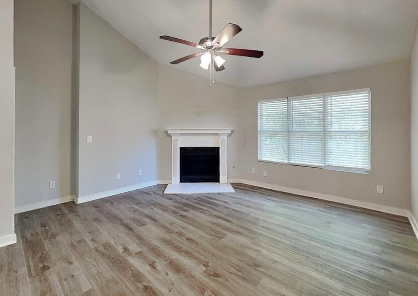 Building Photo - 17717 Wild Oak Dr