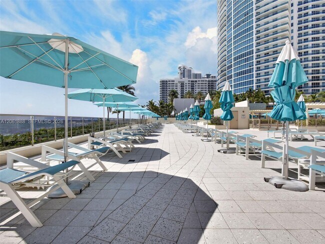 Building Photo - 2501 S Ocean Dr