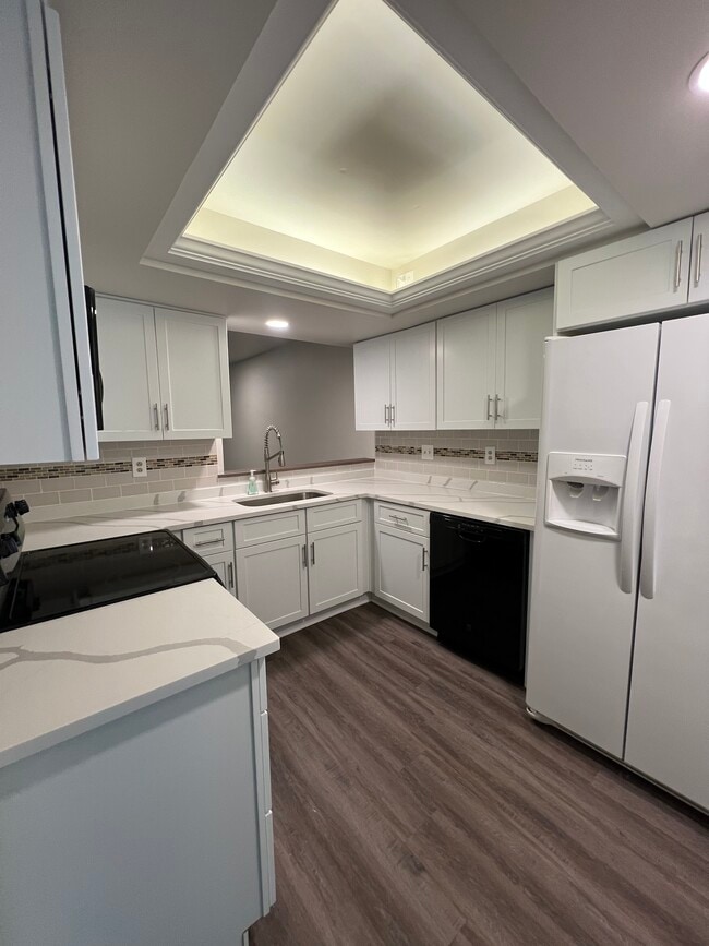 Building Photo - 3211 Champions Dr