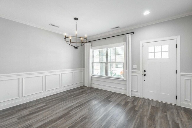Building Photo - 5038 Shelterwood Dr NE