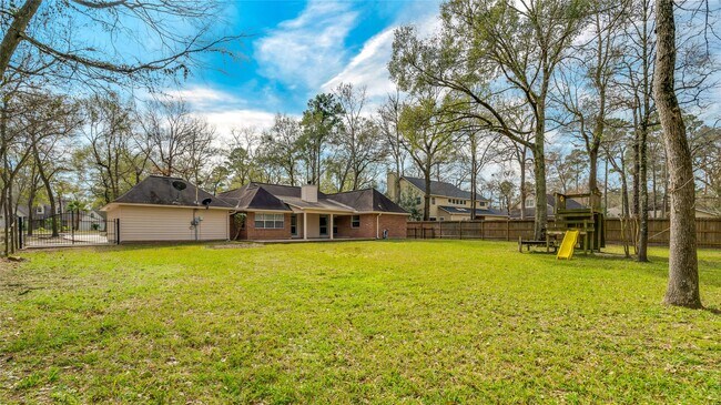 Building Photo - 2460 Pebblebrook Cir