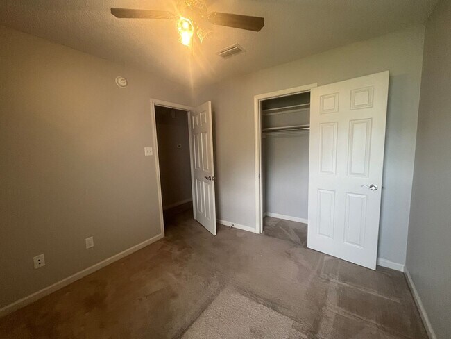 Building Photo - Nice Family home in Ward