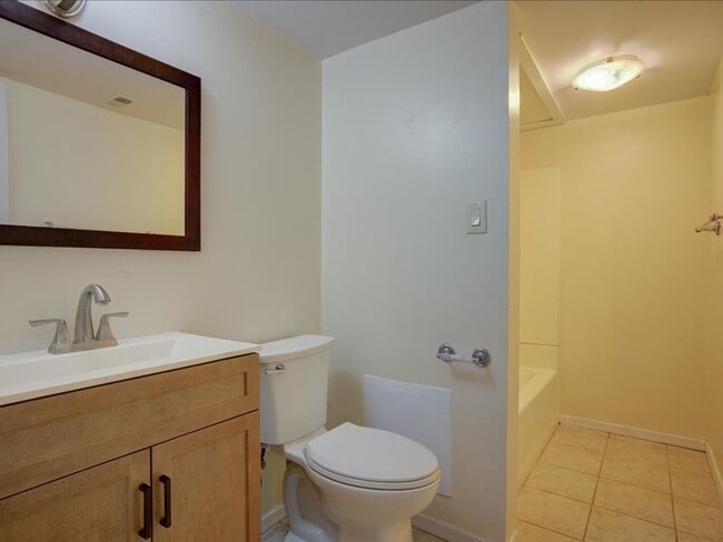 Building Photo - Charming 2-Bedroom, 2-Bath Home with Community Pool