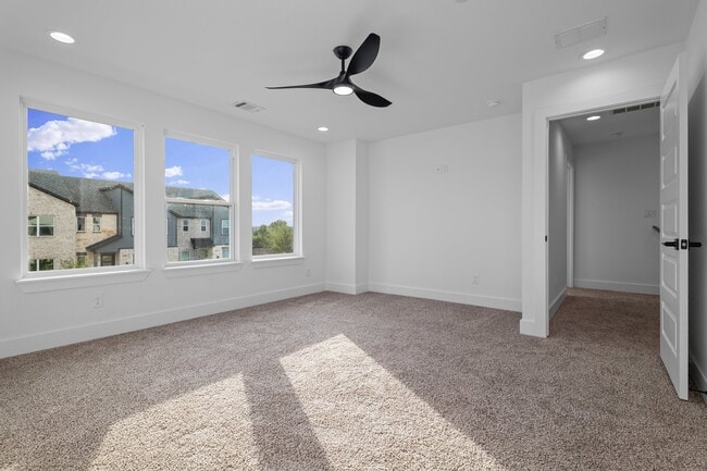 Building Photo - 8926 Lowell St