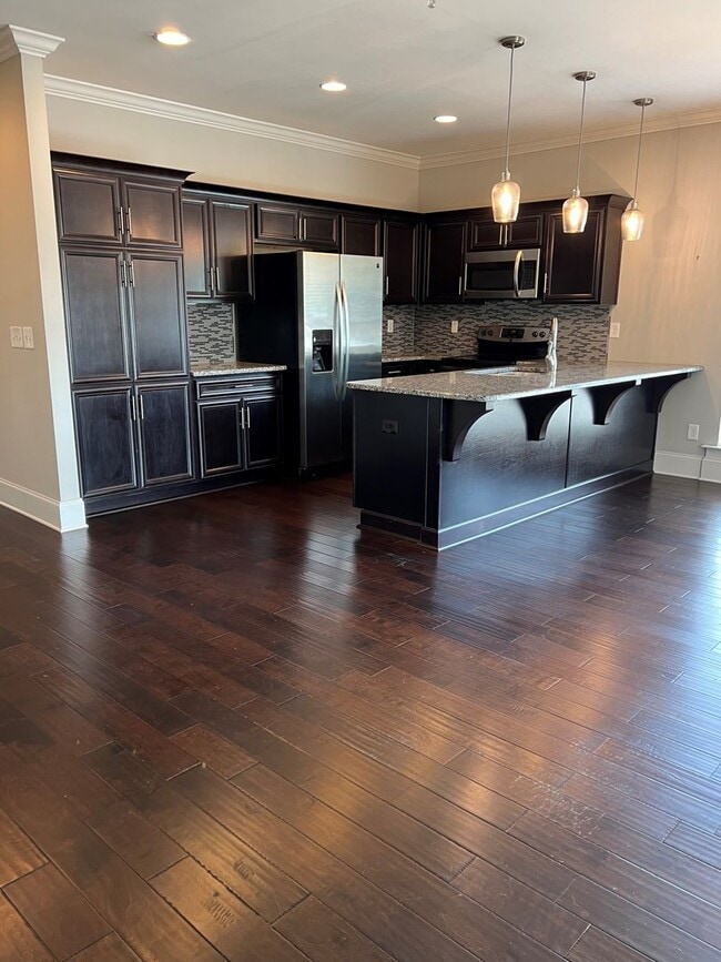 August 2026 - July 2027!! 3 BR 3 BA townh... - August 2026 - July 2027!!  3 BR 3 BA townh...