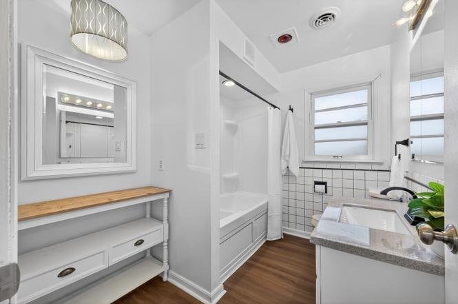 Building Photo - 7524 Virginian Dr