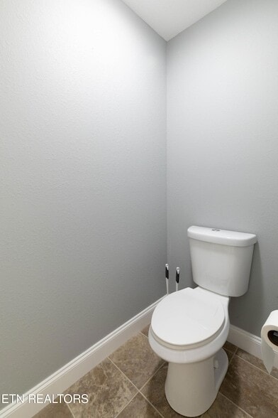 Building Photo - 924 Warrior Hill Dr