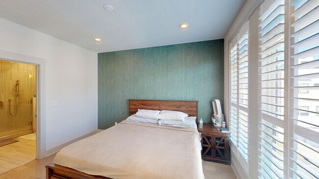 Building Photo - 1025 Wesley Terrace Ave - Elevated townhome living in the heart of Wesley Heights / FreeMoreWest