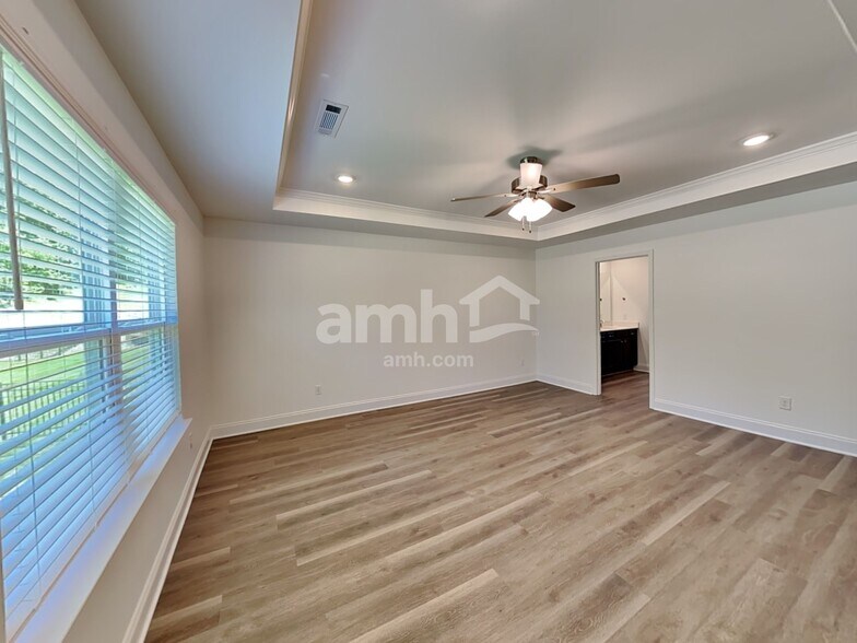 Building Photo - 230 Marin Dr