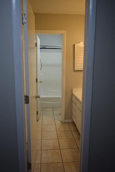 Building Photo - 410 Westwood Dr