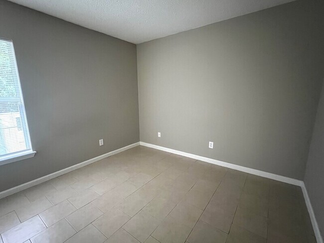 Building Photo - 8410 Cullingford Ln