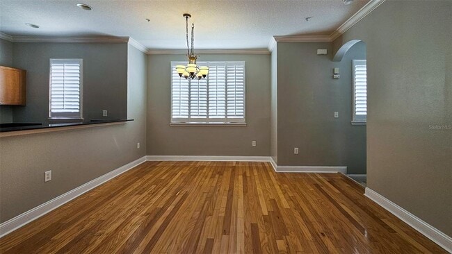 Building Photo - 608 S Matanzas Ave