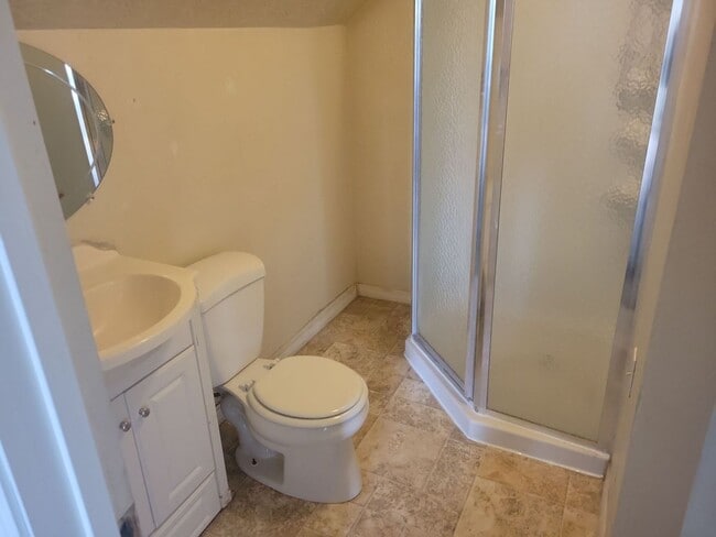 Building Photo - 3 bed, 2 bath house for rent in Shoshone, ID