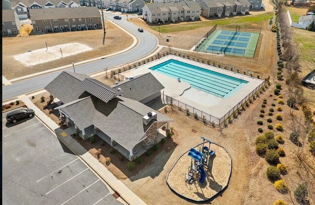 Building Photo - 25 Planters Pl