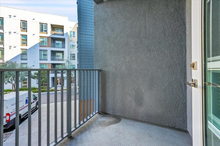Building Photo - 593 Camino De La Reina