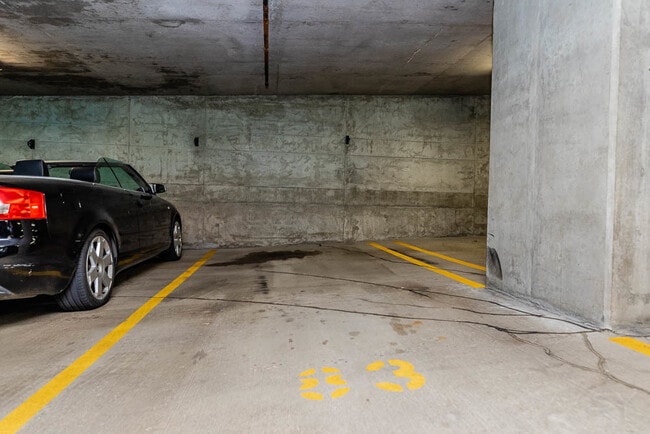 Building Photo - 1600 S Indiana Ave