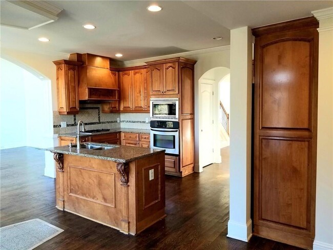 Building Photo - 3306 Chastain Ridge Dr