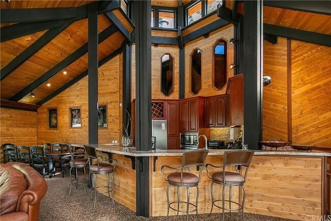 Building Photo - Beautiful 5-Bedroom Home with Mountain Views in Pine Club Mountain!