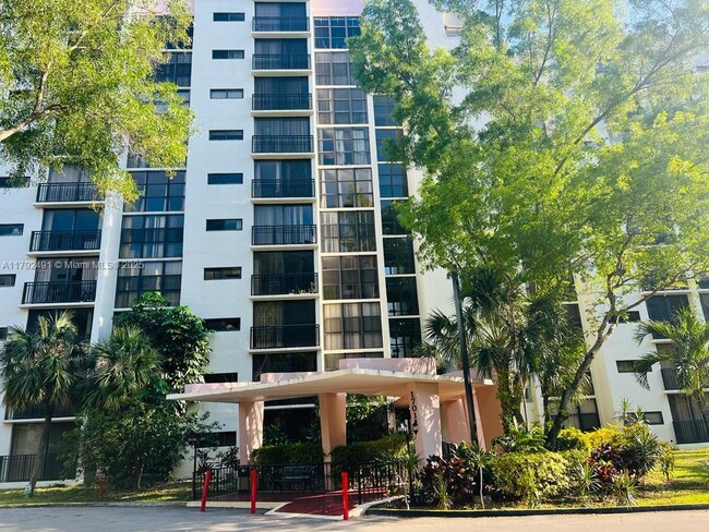 Building Photo - 17011 N Bay Rd