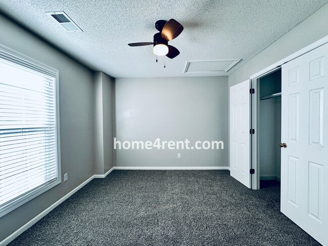 Building Photo - BRAND NEW PAINT & CARPET!! Gorgeous, Updat...