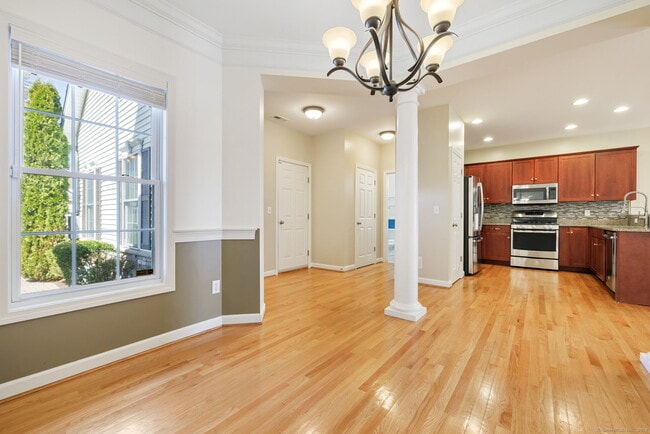 Building Photo - 38 Brighton Park Way