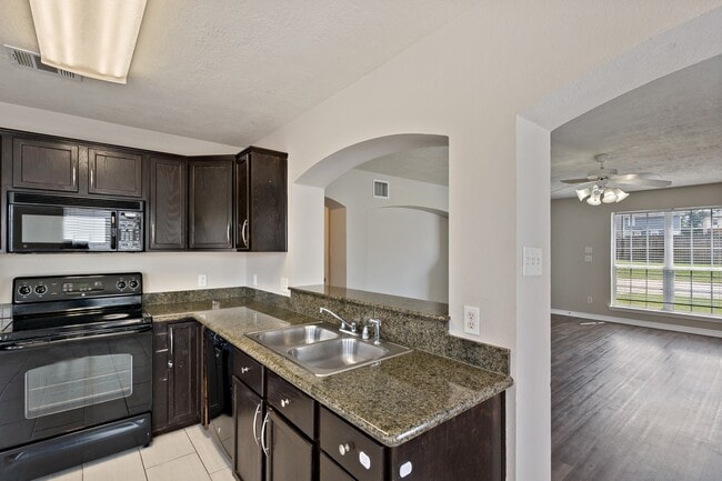 Building Photo - 4003 Southern Trace Ct