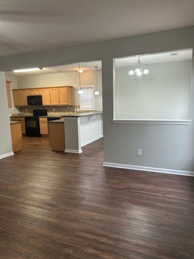 Building Photo - Winchester KY welcomes you home    20260804