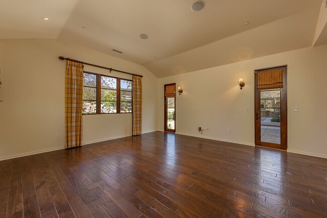 Building Photo - Outdoor Oasis