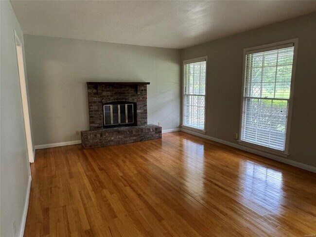 Building Photo - 768 Marquette Dr